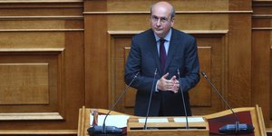 Ο Κωστής Χατζηδάκης στη Βουλή