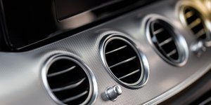 Χρώμιο στο εσωτερικό αυτοκινήτου 