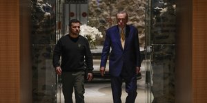 Ερντογάν και Ζελένσκι περπατούν