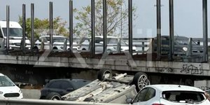 Από το σημείο της σύγκρουσης των αυτοκινήτων/ΣΚΑΪ