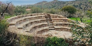 Θέατρο Ιάσωνα Μολφέση στην Παχειά Ράχη Αίγινας