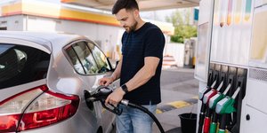 ανεφοδιασμός αυτοκινήτου