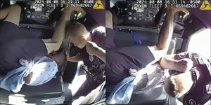 Η στιγμή της επίθεσης του αστυνομικού στον κρατούμενο 