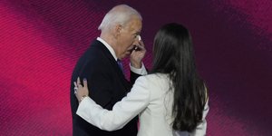 O Tζο Μπάιντεν μιλά στο συνέδριο των Δημοκρατικών