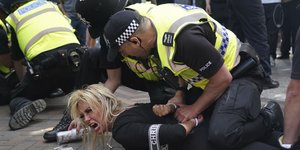 Συλλήψεις στη Βρετανία