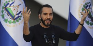 Ο πρόεδρος Μπουκέλε του Ελ Σαλβαδόρ