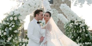 Ο λαμπερός γάμος του πρωταγωνιστή του «Gossip Girl» στο Αμάλφι