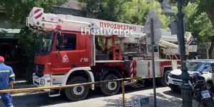 Άμεση κινητοποίηση της Πυροσβεστικής για τη φωτιά σε πολυκατοικία