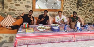 Ο Γιάννης Αντετοκούνμπο απόλαυσε μερικές στιγμές ξεκούρασης και χαλάρωσης παρέα με τα αδέλφια του