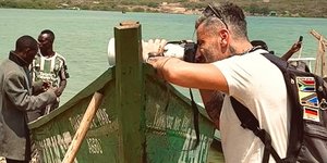 Ο Γιώργος Μαυρίδης δημοσίευσε κάποια στιγμιότυπα από το ταξίδι του στην Ουγκάντα παρέα με τον Σάκη Τανιμανίδη