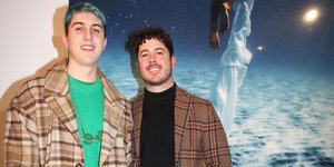 Στην Πάρο βρίσκονται αυτές τις ημέρες ο Good Job Nicky και ο αδελφός του, Μιχαήλ Βαρθακούρης