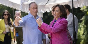 χαρις με φουξ χορευει