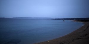 Χαλκιδική: Προσωρινή απαγόρευση χρήσης παραλίας στην Ιερισσό, εξαιτίας διαρροής ανεπεξέργαστων λυμάτων