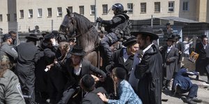 Yπερορθόδοξοι Εβραίοι διαδήλωσαν στο Ισραήλ κατά της επιστράτευσης