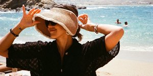 Η Τζέσικα Άλμπα αποθεώνει τη Μύκονο