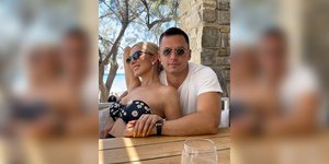 Κατερίνα Κανούργιου: Νέα φωτογραφία με τον σύντροφό της Παναγιώτη Κουτσουμπή -Αγκαλιασμένοι στην Πάρο