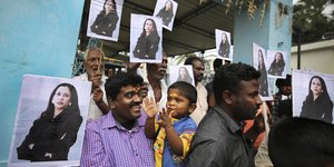 Αφίσες της Κάμαλα Χάρις στο χωριό της μητέρας της στη νότια Ινδία 