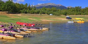 κανο στη λιμνη