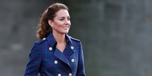 Η Κέιτ Μίντλετον με trench coat