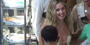 Η Κιάρα Φεράνι στη Μύκονο 