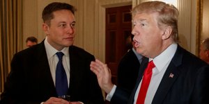 Έλον Μασκ και Ντόναλντ Τραμπ / Φωτογραφία αρχείου: AP