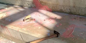 μπογιες τσεκούρι 