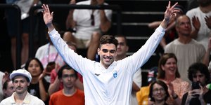 Ο Απόστολος Χρήστου μετά την κατάκτηση του ασημένιου μεταλλίου