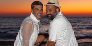 Ο Παντελής Τουτουντζής με τον σύζυγό του