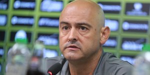 Ο προπονητής της Νόα, Ρουί Μότα