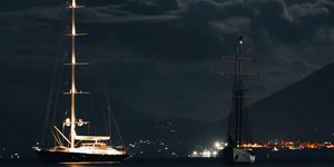 Η τελευταία φωτογραφία του ιστιοφόρου χθες το βράδυ στις 22:00 