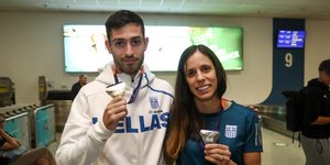 Τεντλόγλου και Στεφανίδη με μετάλλια σε άφιξη