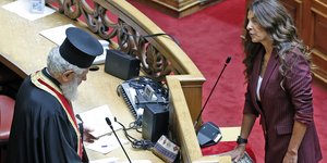 Ορκίστηκε βουλευτής η Πόπη Τσαπανίδου