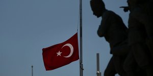 Νέο διπλωματικό επεισόδιο Τουρκίας-Ισραήλ για τη μεσίστια σημαία στην τουρκική πρεσβεία