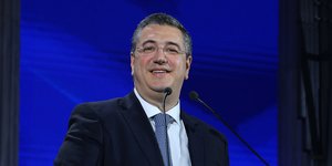 Απόστολος Τζιτζικώστας