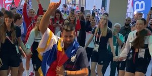 Αποθεωτική υποδοχή για Τζόκοβιτς στο Ολυμπιακό Χωριό