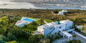 Σε αυτή την πολυτελή βίλα θα κάνουν ένα πριβέ πάρτι ο Στέφανος Κασσελάκης με τον σύζυγό του Τάιλερ Μάκμπεθ