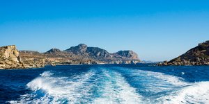 θαλασσα βραχια