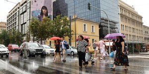 Βροχή στο κέντρο της Αθήνας