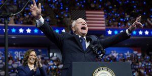 Ο Δημοκρατικός υποψήφιος αντιπρόεδρος των ΗΠΑ Τιμ Γουόλτς 