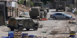 Ισραηλινά τεθωρακισμένα στη Δυτική Όχθη