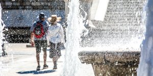 Ζέστη στην Αθήνα και σήμερα