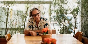 Αιμίλιος Χειλάκης: «Αν η επιτυχία ερχόταν στα 21-22 μου χρόνια θα την είχα ψωνίσει πολύ άσχημα»