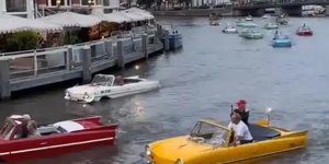 Αμφίβια αυτοκίνητα στο Άμστερνταμ 