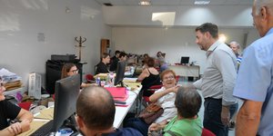 Ο Νίκος Ανδρουλάκης με κόσμο στο Αίγιο