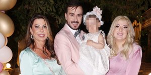 Συγκινημένη η Άντζελα Δημητρίου στη βάφτιση της εγγονής της