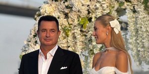 Ο Ατζούν Ιλιτζαλί και η σύζυγός του Άιτζα Τσάλα Αλτούνκαγια 