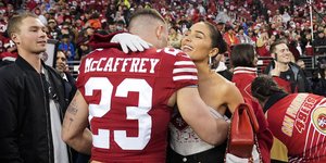 Η Ολίβια Κούλπο και ο παίκτης του NFL, Κρίστιαν ΜακΚάφρι