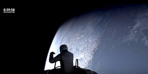 Πραγματοποιήθηκε ο πρώτος ιδιωτικός περίπατος στο Διάστημα