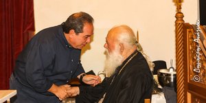 Ο Αρχιεπίσκοπος Αθηνών Ιερώνυμος και ο Γενικός Διευθυντής της ΑΠΟΣΤΟΛΗΣ Κων. Δήμτσας