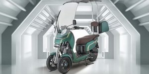 To νέο τρίκυκλο scooter που κοστίζει 1.270 ευρώ και έχει οροφή 